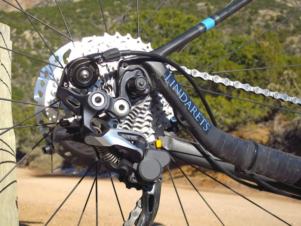 Wolf Tooth Tanpan Mates Shimano Road Shifters with Mountain Derailleurs
