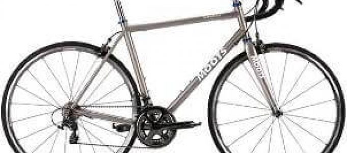 Moots Vamoots CR – A Racier Titanium Bike Offering from a Titanium Specialist